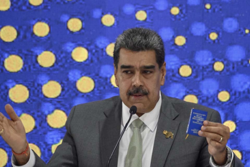 chefe-do-pentagono-nega-ia-em-video-de-barco-venezuelano-destruido-e-fala-em-mais-operacoes