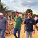 prefeito-affonso-candido-anuncia-asfaltamento-no-bairro-jorge-teixeira
