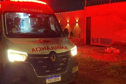 mulher-e-encontrada-morta-com-golpes-de-faca-na-zona-leste