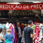 setor-de-servicos-cresce-0,3%-em-julho,-mostra-ibge