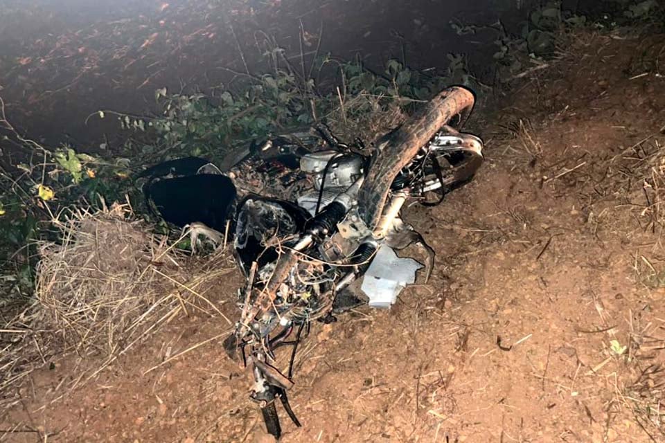 colisao-entre-motocicleta-e-carro-deixa-dois-mortos-em-cerejeiras
