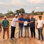 prefeitura-entrega-titulo-definitivo-de-propriedade-a-associacao-de-moradores-do-primavera