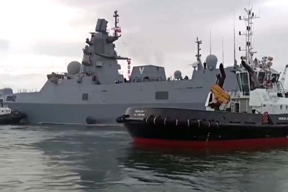 china-aumenta-pressao-apos-passagem-de-navios-dos-eua-e-do-reino-unido