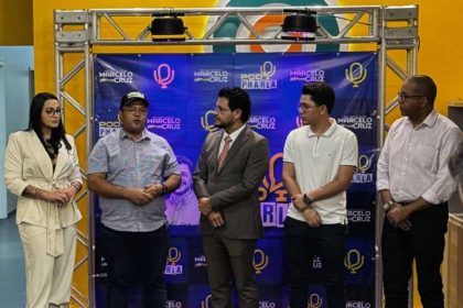 coquetel-marca-lancamento-do-pod-pharla-e-estreia-do-primeiro-programa