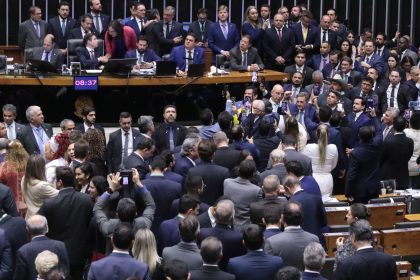 camara-aprova-urgencia-para-projeto-de-anistia-a-golpistas