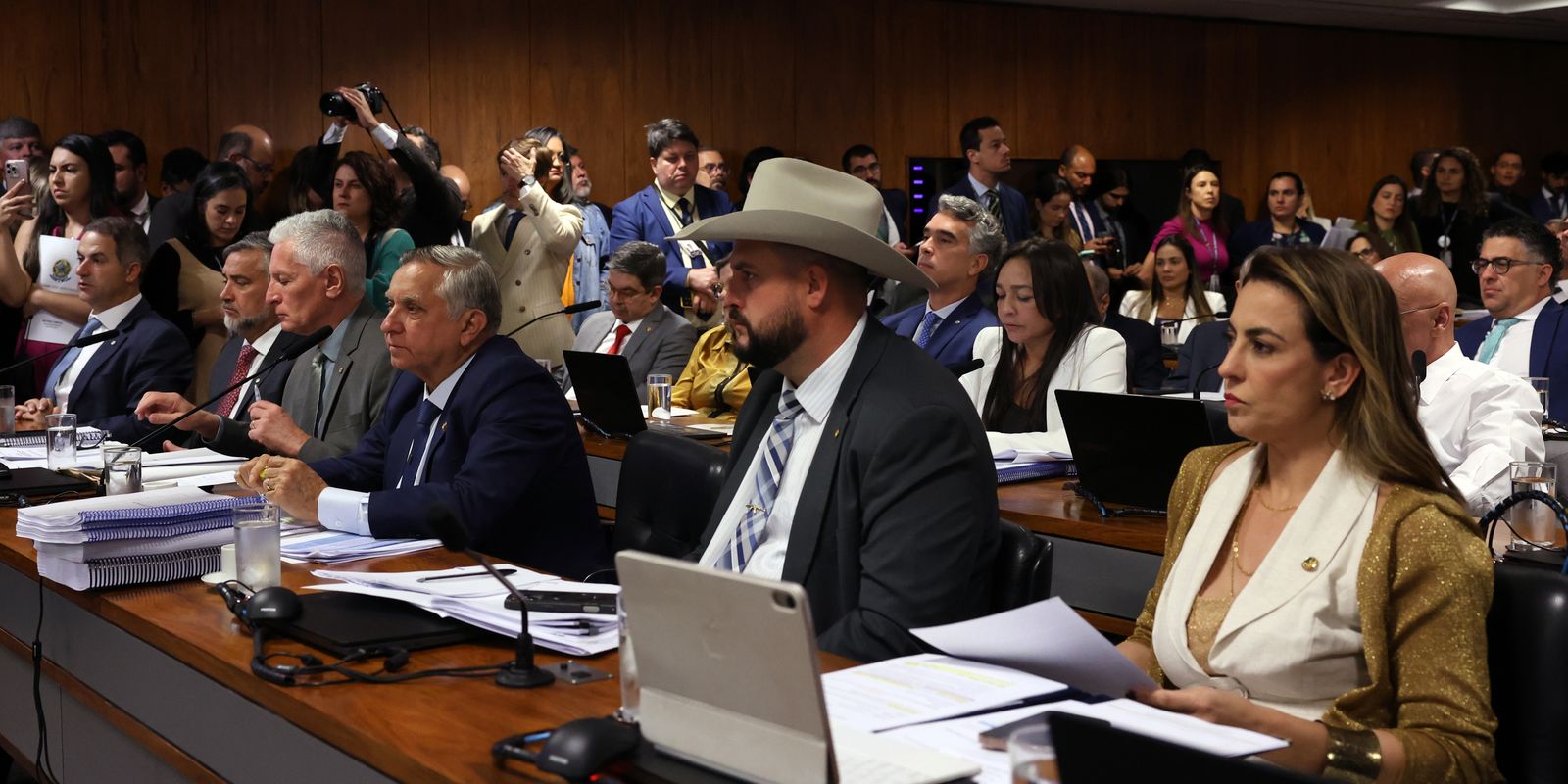 cpmi-do-inss-convida-cgu,-agu-e-diretor-da-pf