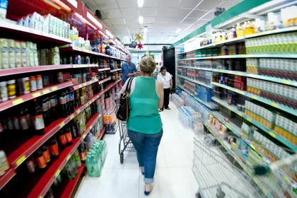 sp:-cesta-basica-tem-queda-puxada-por-melhora-no-valor-de-proteinas