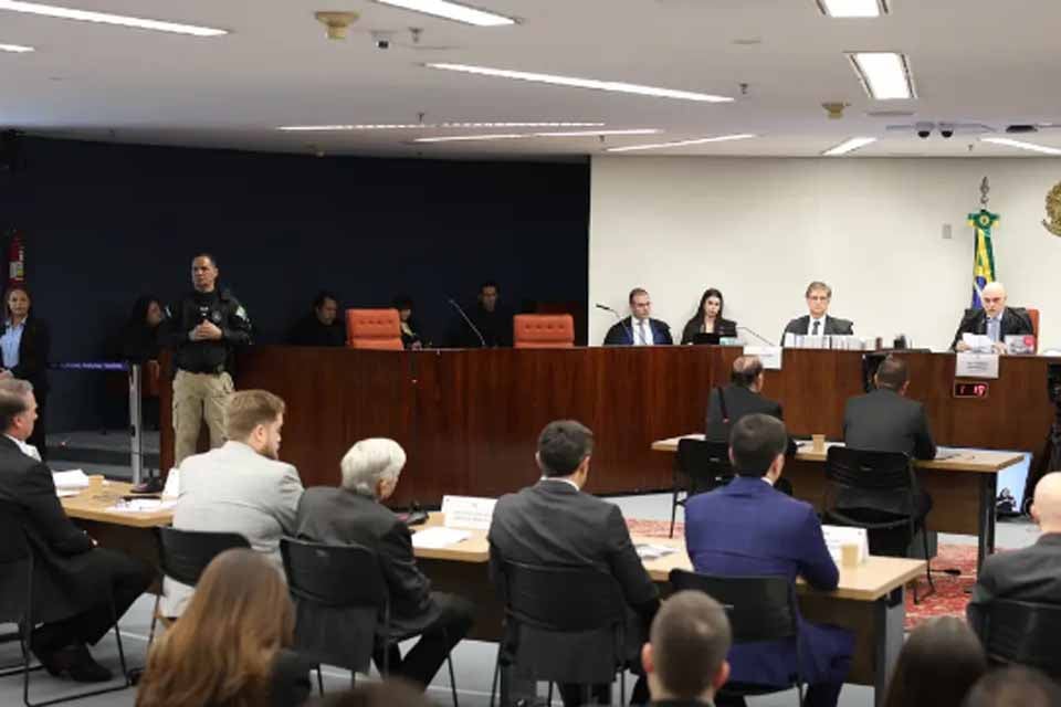 defesa-diz-que-ex-ministro-atuou-para-demover-bolsonaro-de-golpe