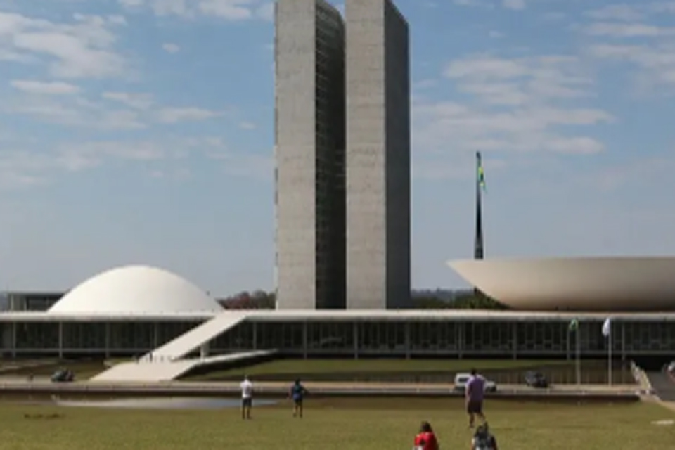 senado-aprova-pec-que-muda-regras-dos-precatorios