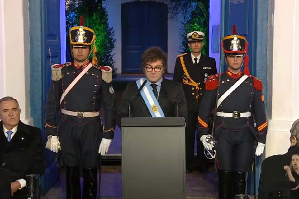 por-que-o-governo-do-liberal-milei-decidiu-intervir-novamente-no-cambio-da-argentina